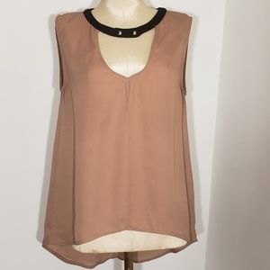 Cover Stitched sleeveless top size Small